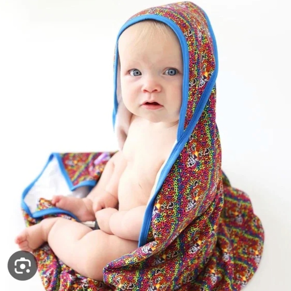 Posh Peanut and Lisa Frank Hooded Terry Towel in Hunter Leopard Cub Print